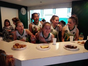 Au goûter, les benjamines ne sont pas les dernières...